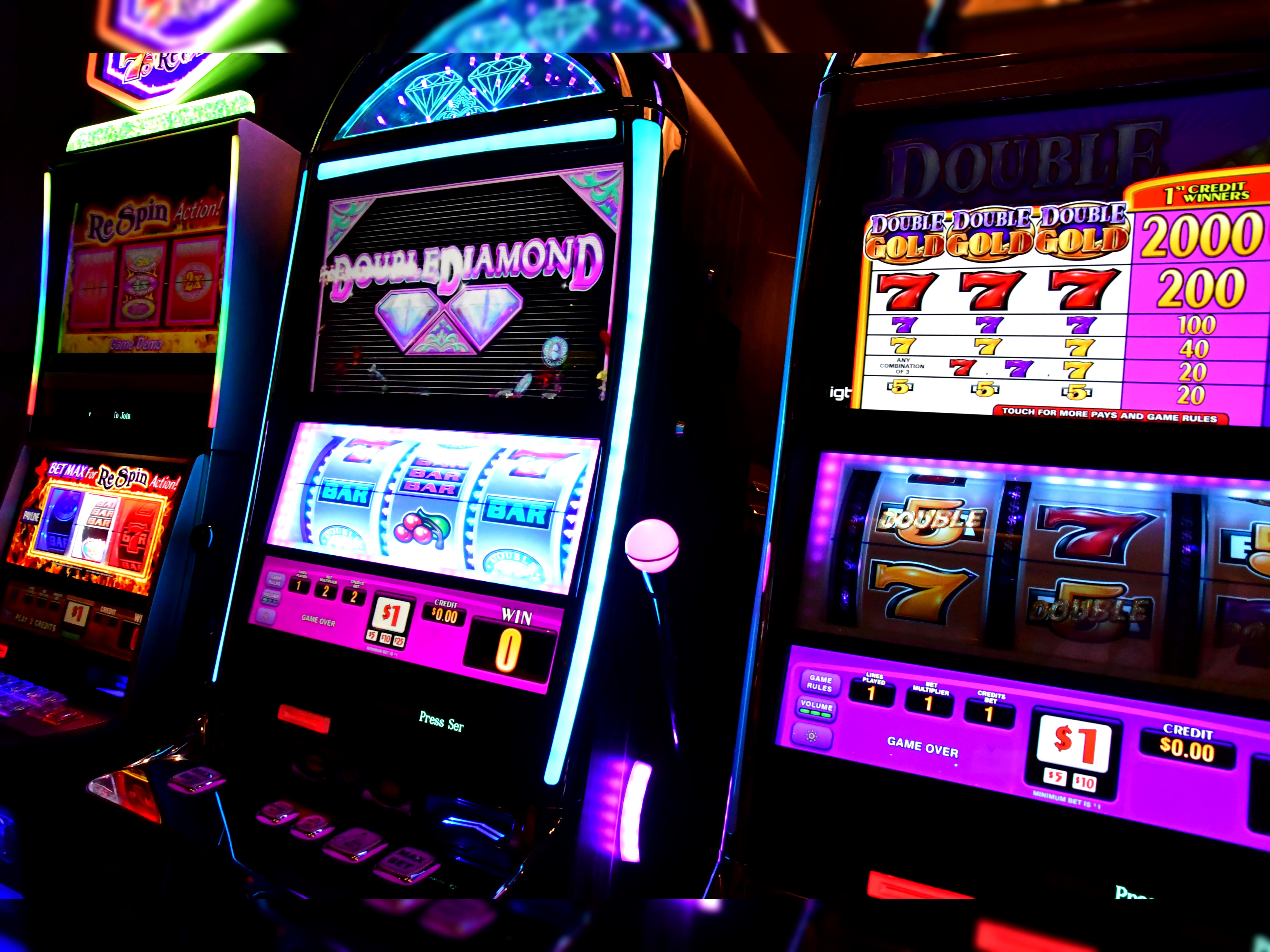 EUR 515 Daily freeroll slot tournament at 777 Casino