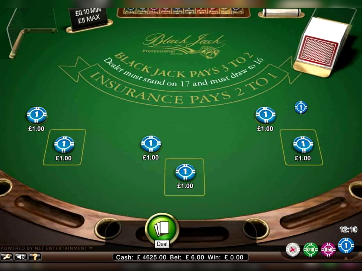 €325 Daily freeroll slot tournament at Aztec Riches Casino