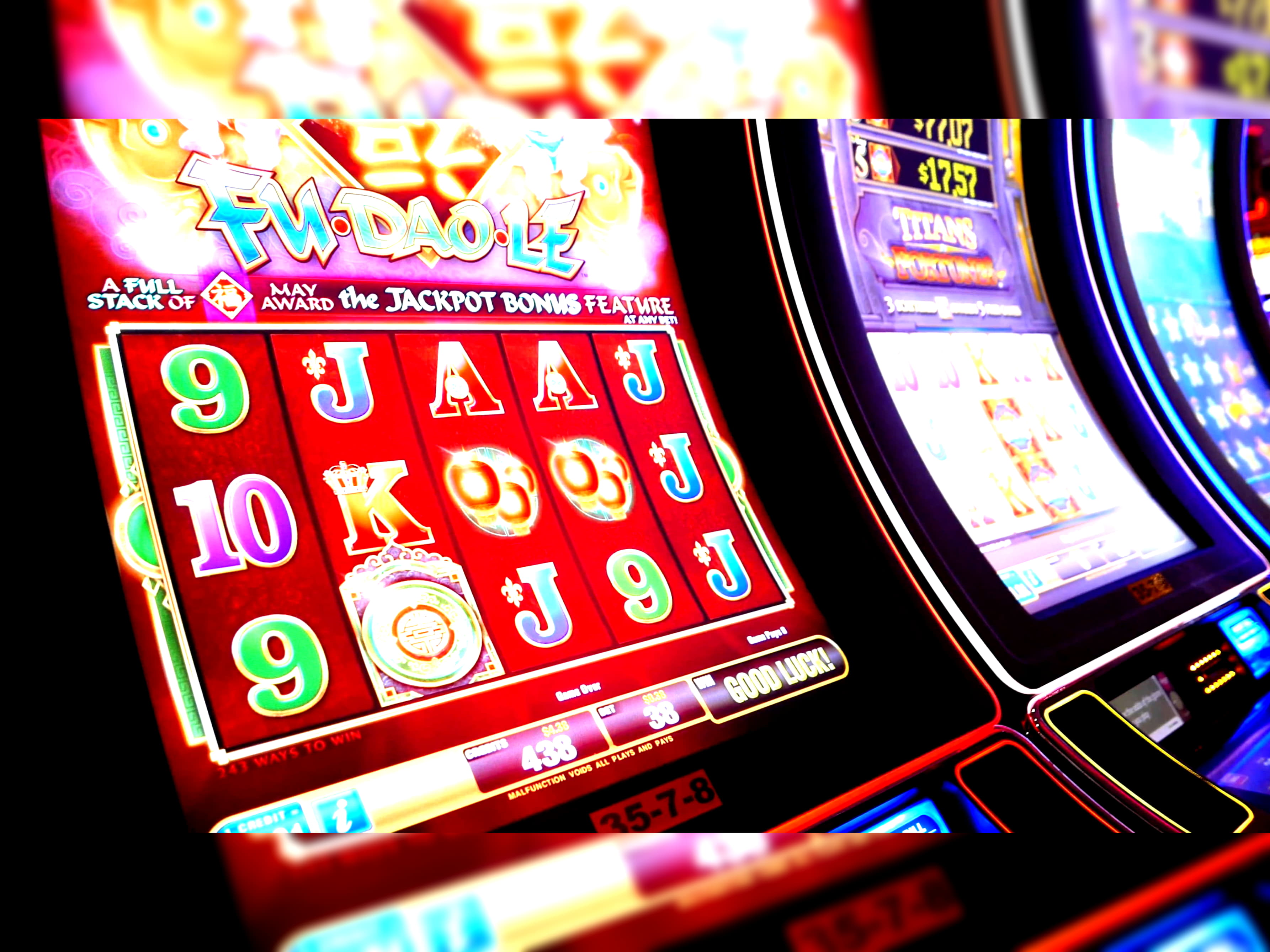 $915 No Deposit at Slotscom Casino