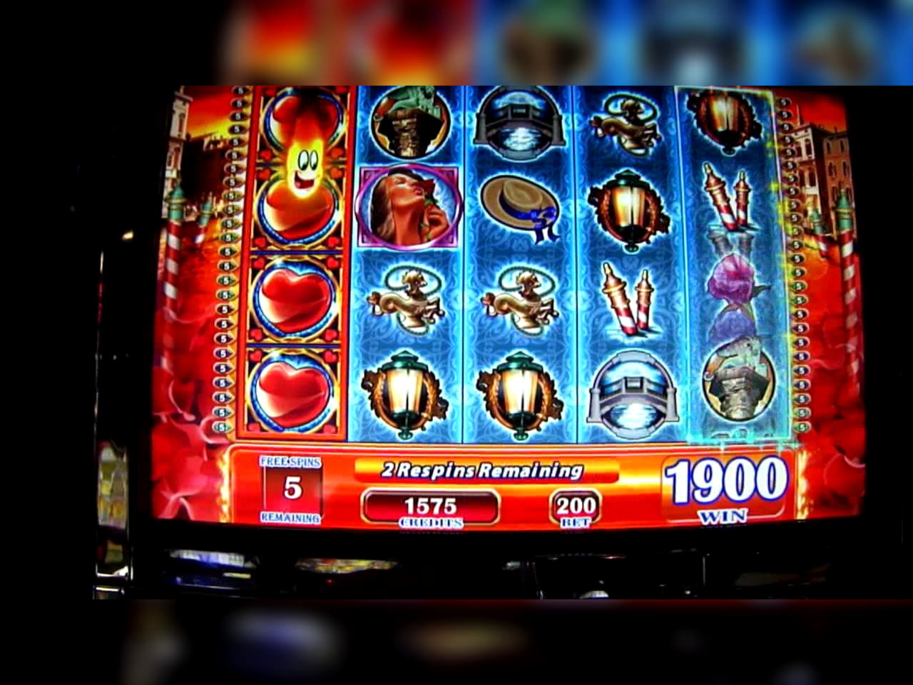 £310 Mobile freeroll slot tournament at Magic Red Casino