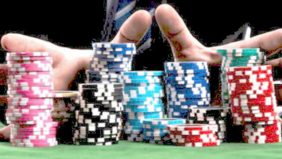 $215 Daily freeroll slot tournament at Europa Casino