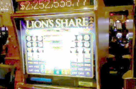 £655 Mobile freeroll slot tournament at William Hill Casino