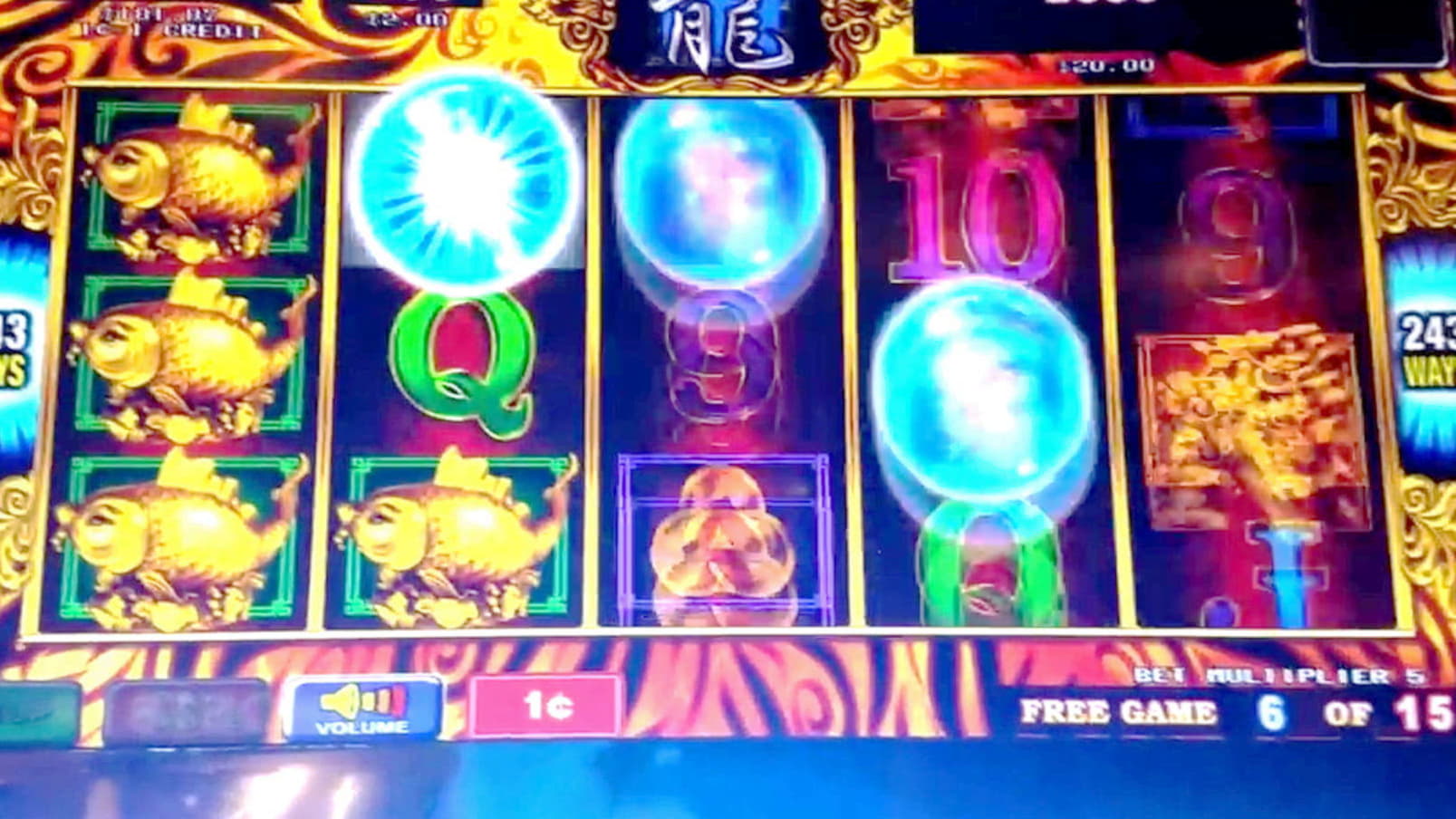 £205 free chip casino at Casino Cruise