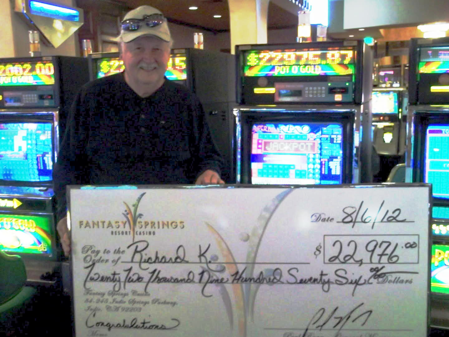 $99 Daily freeroll slot tournament at Vera and Jhon Casino