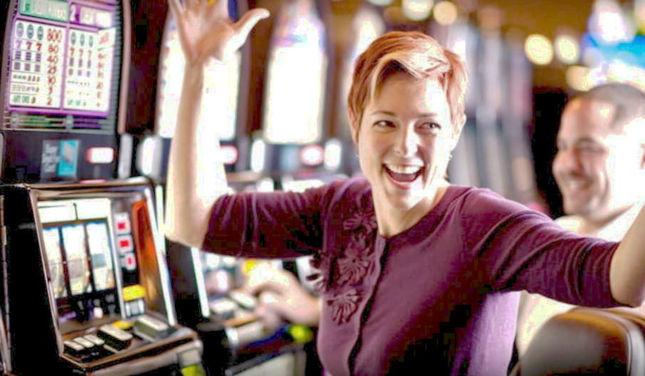 825% First Deposit Bonus at Licensed Casino 
