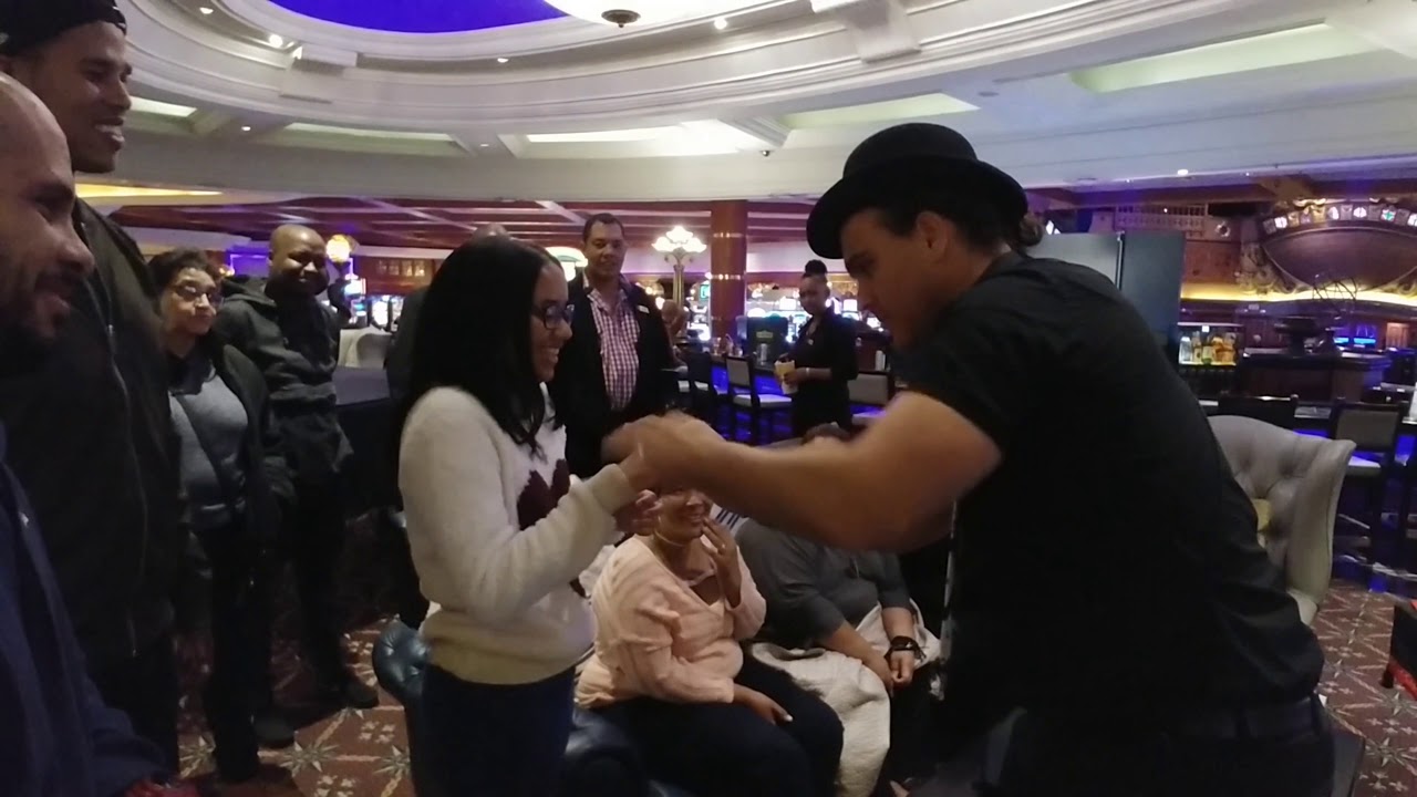 Magic at the South African Casino! ( Finger Guillotine Trick)